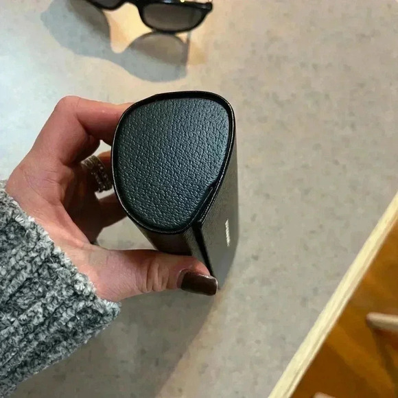 Authentic BURBERRY SUNGLASSES Burberry Black Cat Eye Sunglasses and hard case - Picture 7 of 10